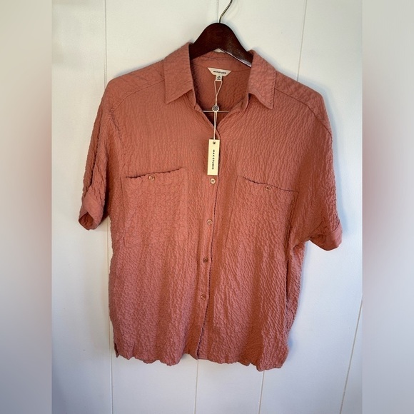 NWT Max Studio Coral Button Down Collared Women’s Blouse Size Medium - Picture 4 of 12